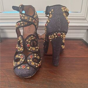 Alaia Elegant Black and Gold Women's Heels